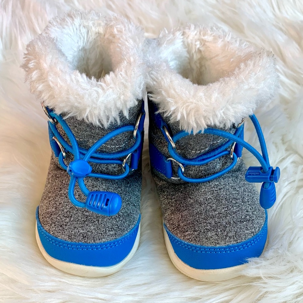 Toddler fuzzy lined winter book with hook straps